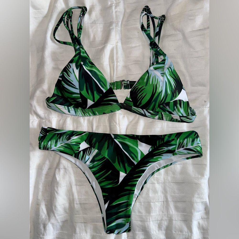 Tropical leaf print bikini set